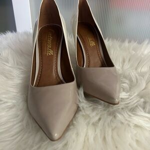 L'INTERVALLE Cream Pointed Toe Heels